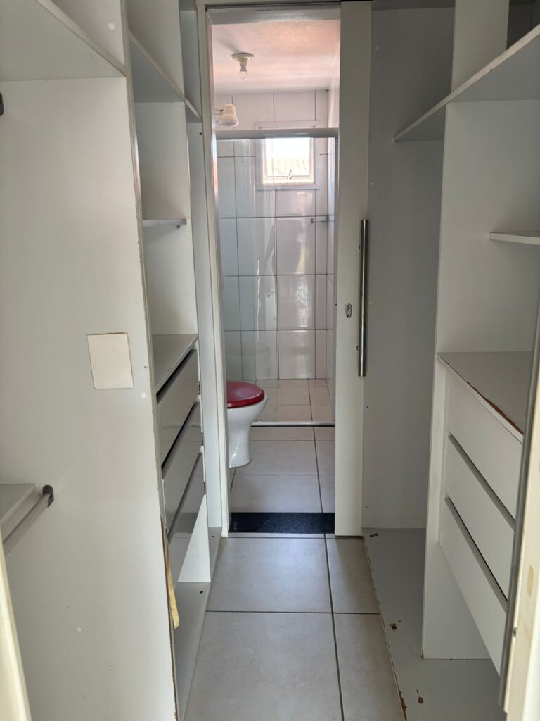 21045252-a583-4bf7-a08d-2a15f5145247